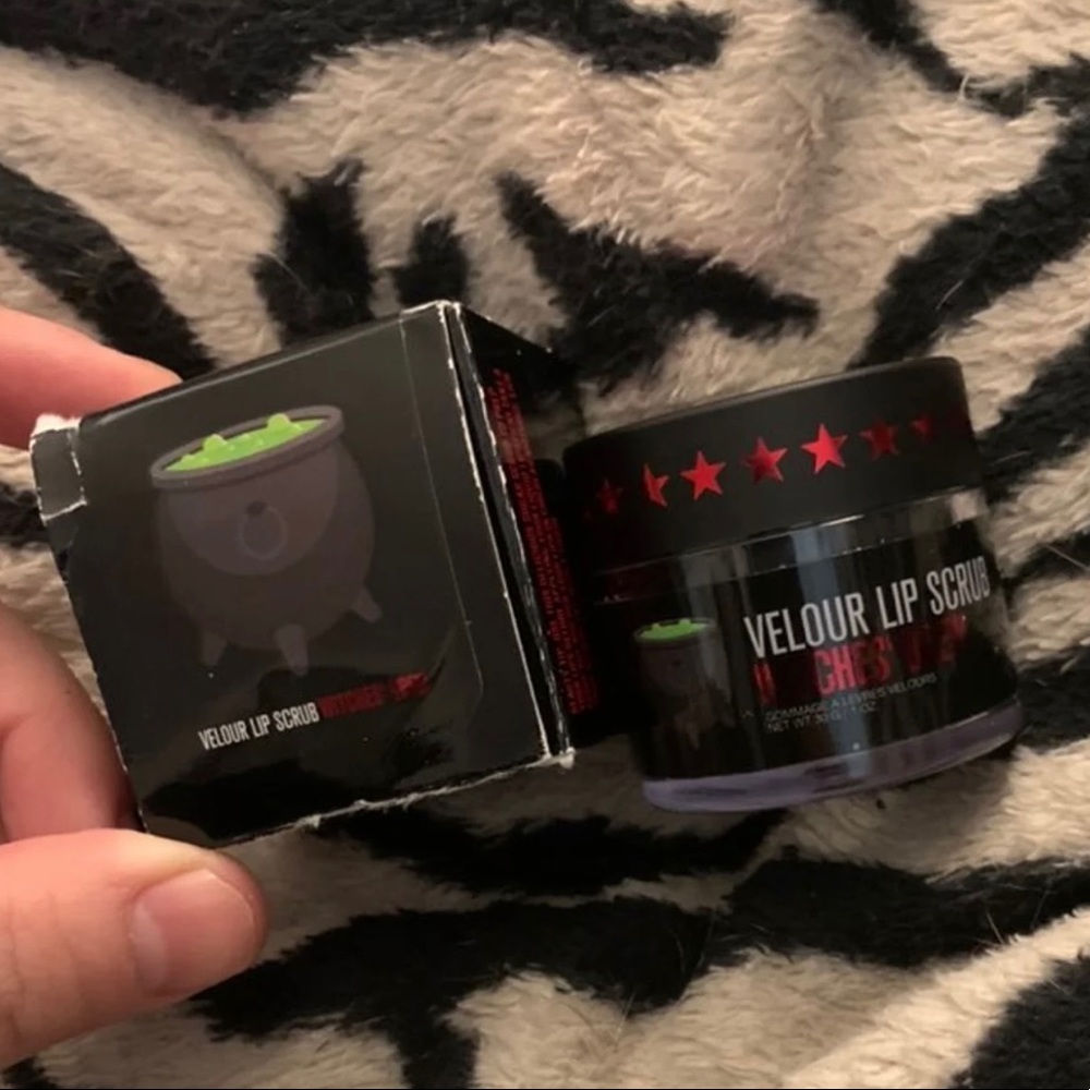 Jeffree Star Cosmetics Lip Scrub: Witches Brew (Halloween Edition)
